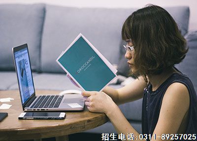 口腔医学技术专业的学生